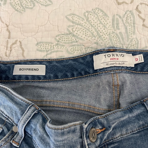 Torrid Jeans - Picture 4 of 6